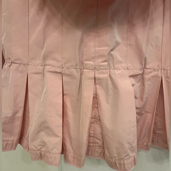 Light pink Moncler windbreaker with ruffle details 5 years old - Picture 4 of 6